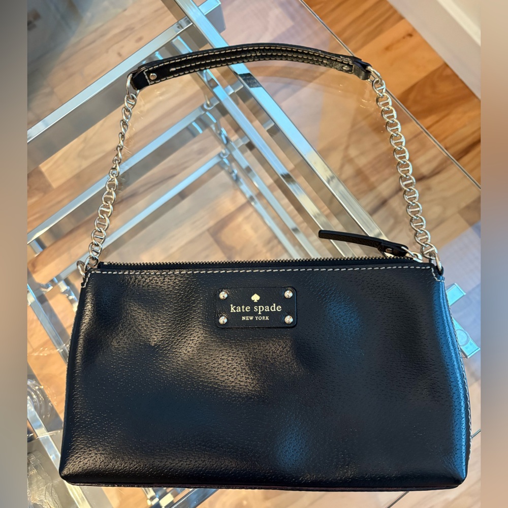 Kate Spade Outlet Wellesley Byrd Chain Shoulder Bag in Black Leather - Picture 2 of 5